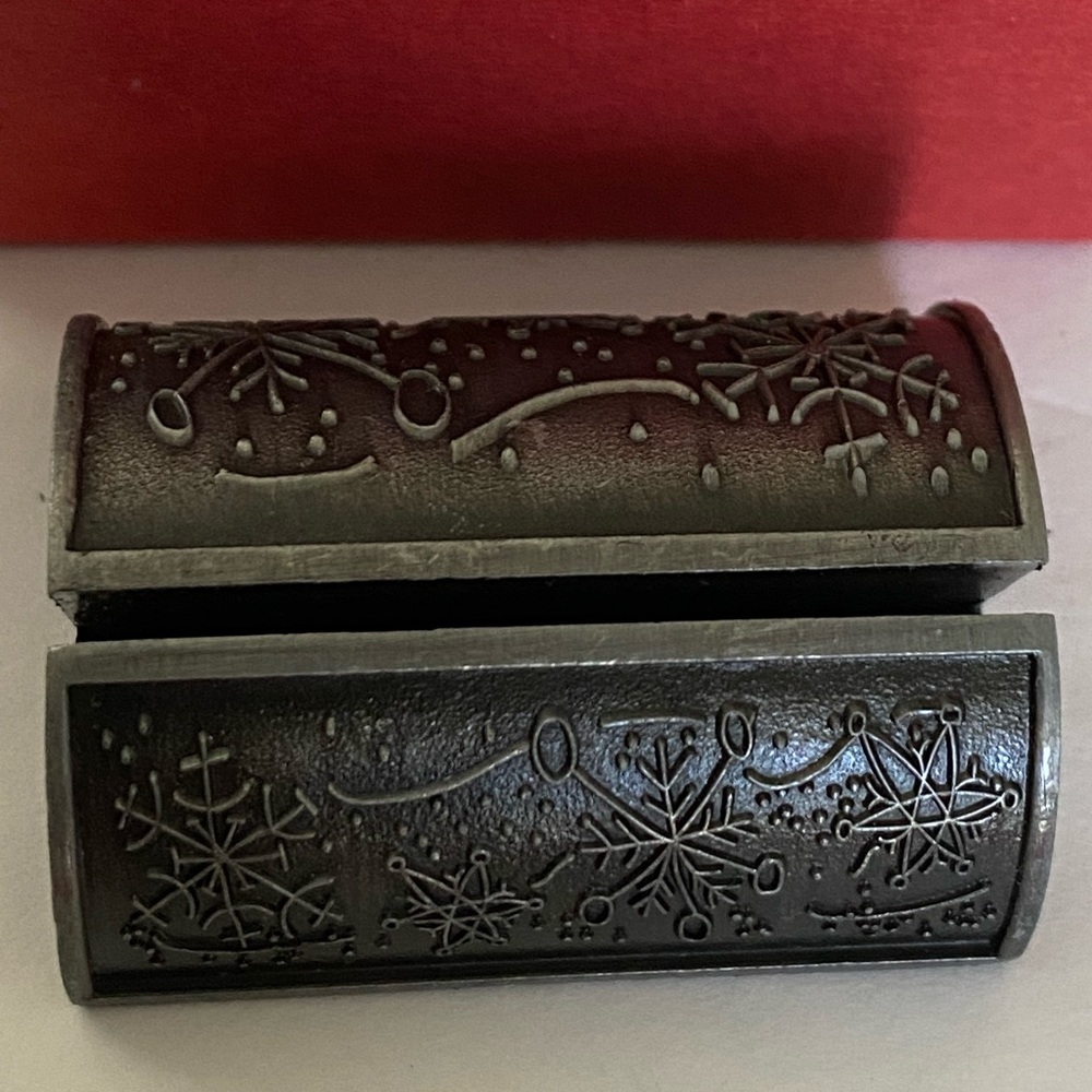 Vintage Pewter Business Holder Gift Box Touchstone Merchandise Snowflake Design